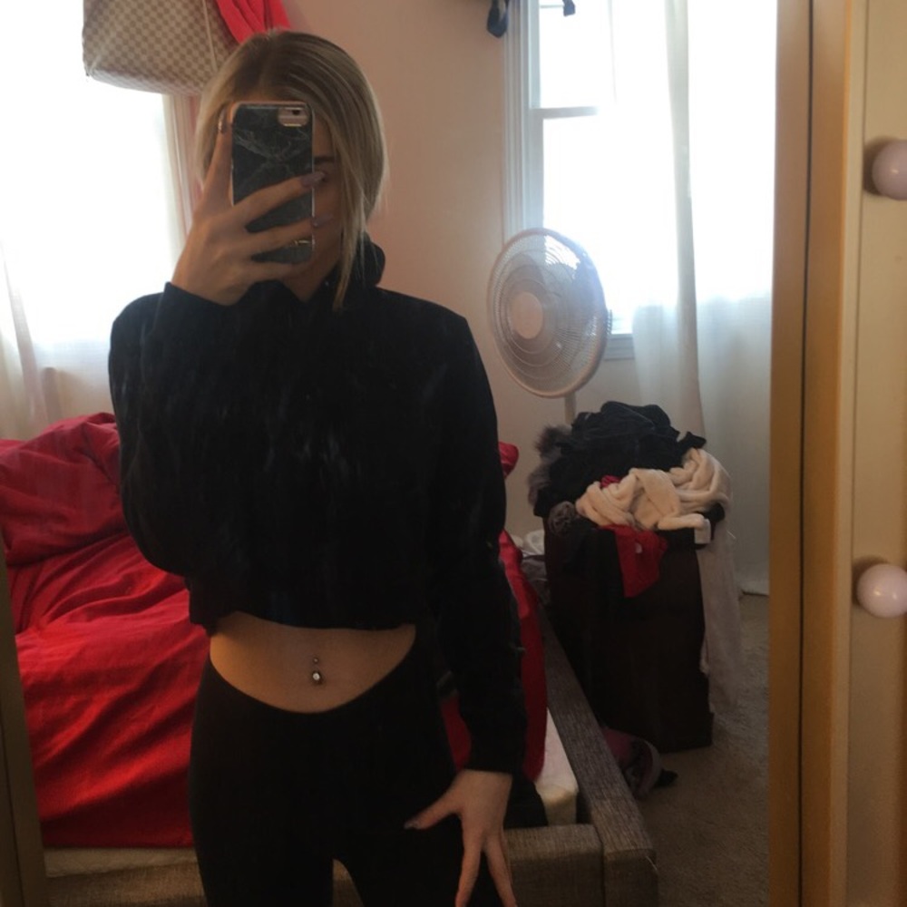 pacsun (john galt)cropped black hoodie